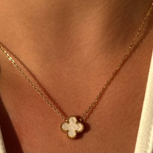 Κολίε Τετράφυλλο απο Χρυσο Stainless Steel με Λευκή Πέτρα